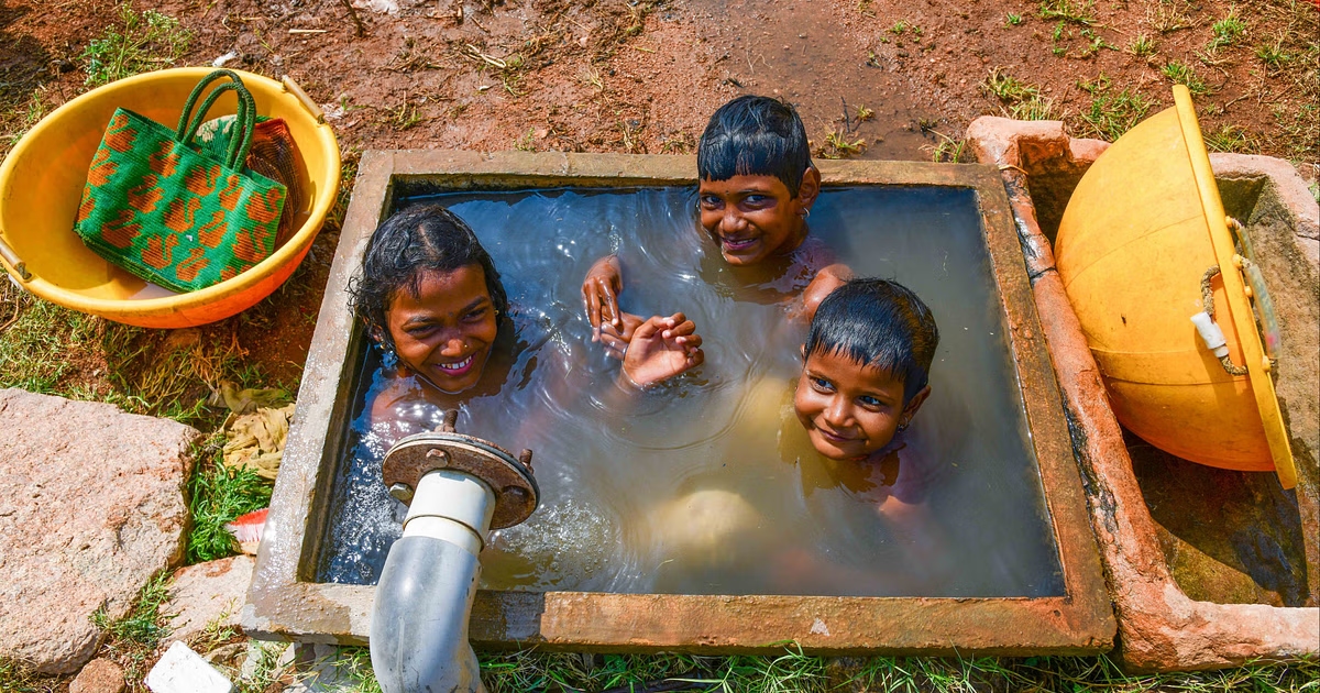 North Karnataka labourers battle unbearable heat, seek urgent timing relief - News Karnataka