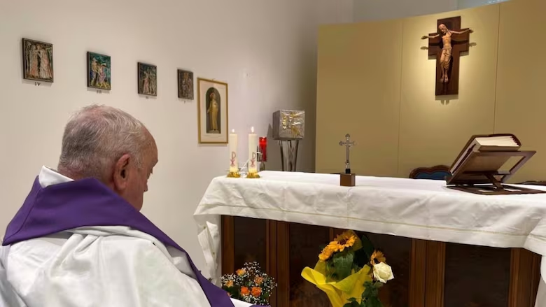 Pope Francis beats double pneumonia, returns home after longest hospital stay - News Karnataka
