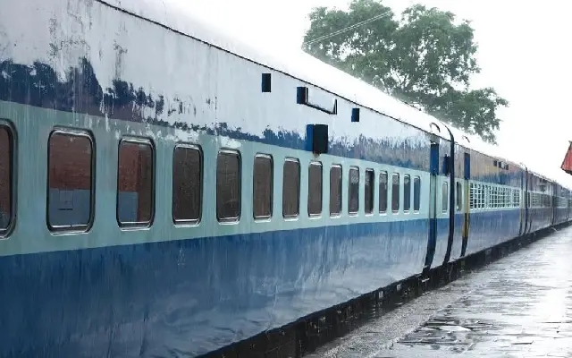 Special Trains for Holi: Extended Services Between SMVT Bengaluru and Danapur - News Karnataka
