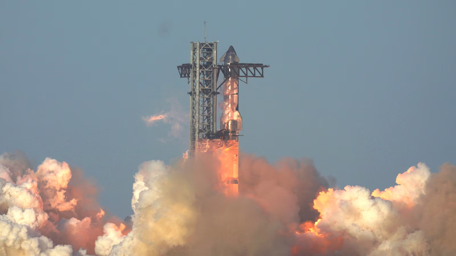 Rocket spins out of control, falls from the sky in fiery test flight - News Karnataka