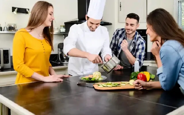 The Rise of Live Food Counters: India’s New Interactive Dining Trend - News Karnataka