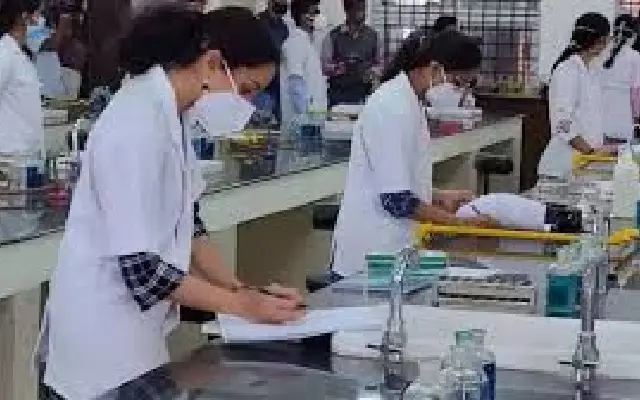 Top 10 Dental Colleges in Karnataka: Best Institutions for Career Growth - News Karnataka