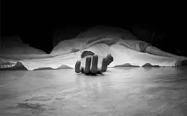Tragic Death After Fall from Moving Train Near Navunda Village - News Karnataka