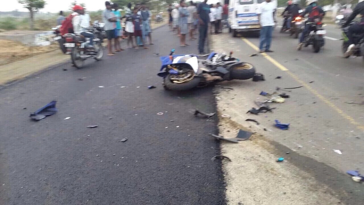 Pregnant woman injured and one year old dies on Bengaluru-Chennai Expressway - News Karnataka