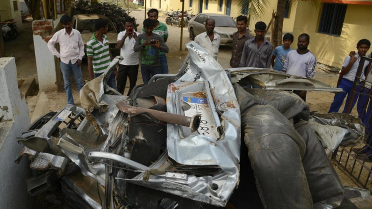 Tragic day on Mysuru roads: One dead, four injured in three separate accidents - News Karnataka
