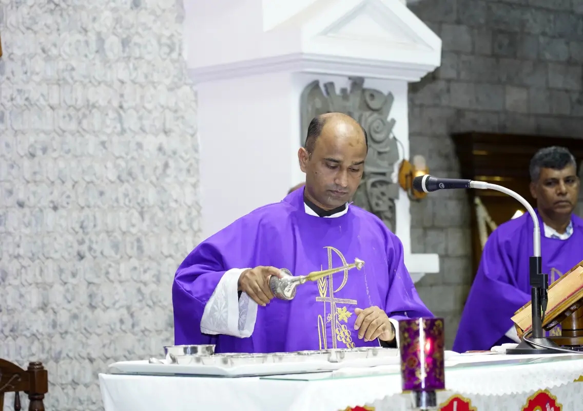 Ash Wednesday observed with devotion at Infant Jesus Shrine - News Karnataka