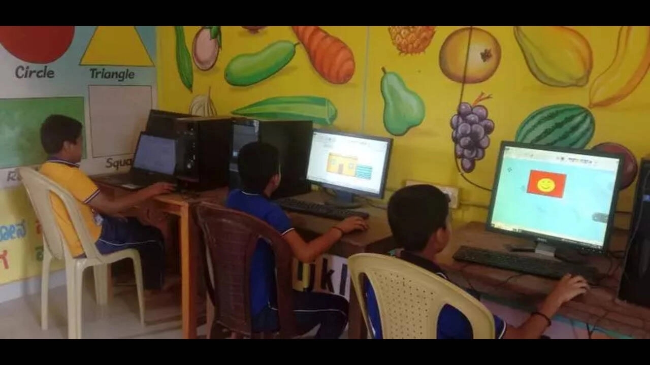Ajjibettu govt school empowers students with free computer education - News Karnataka