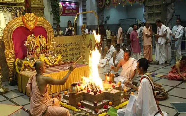 Gold Glitters, Bengaluru Buys Big on Akshaya Tritiya Despite Price Surge - News Karnataka