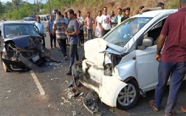 Three Injured in Head-On Car Collision Near Aladangady - News Karnataka