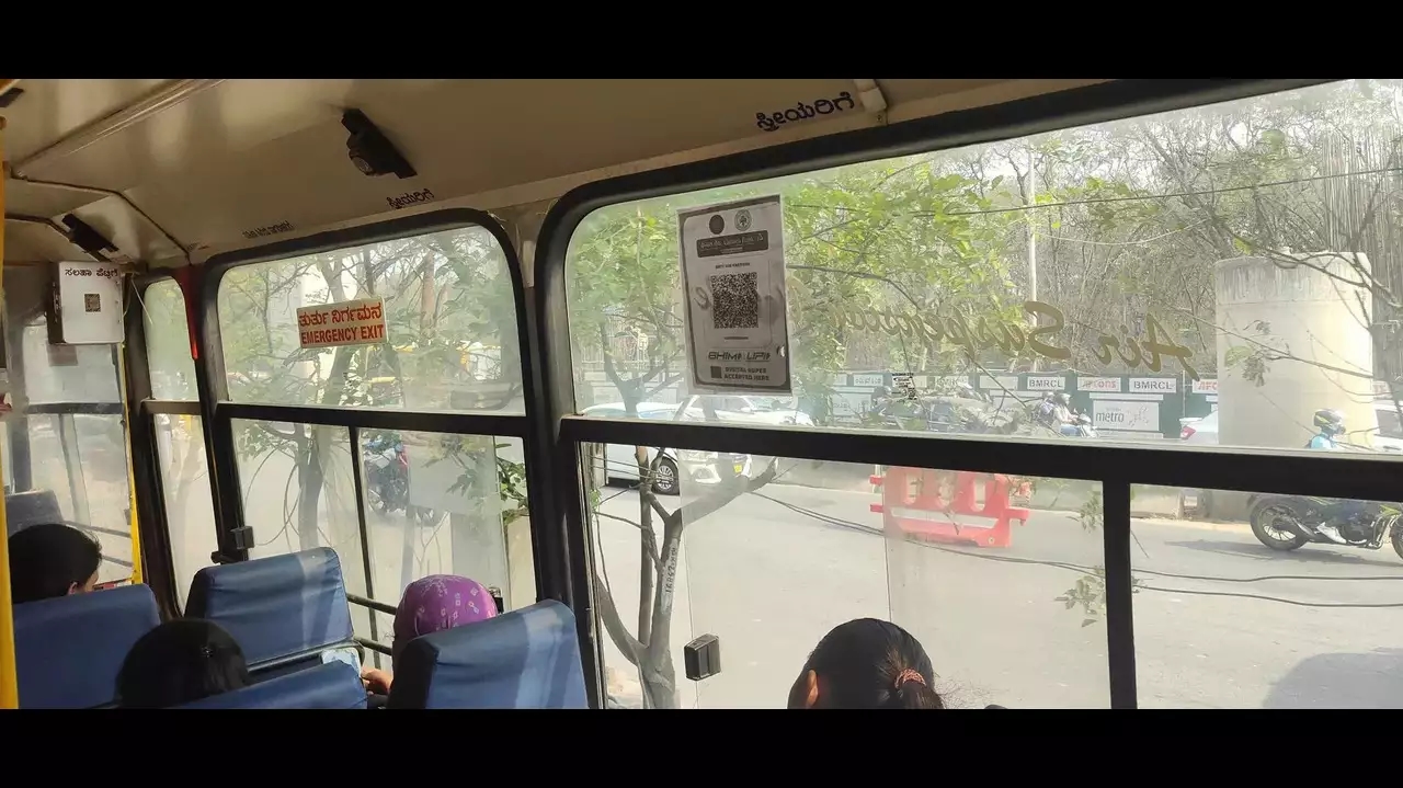 Bus crew clash with steel rods at Manipal bus stop; two arrested - News Karnataka