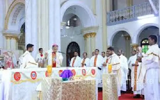 Chrism Mass Unites Mangalore Diocese in Spirit and Service - News Karnataka