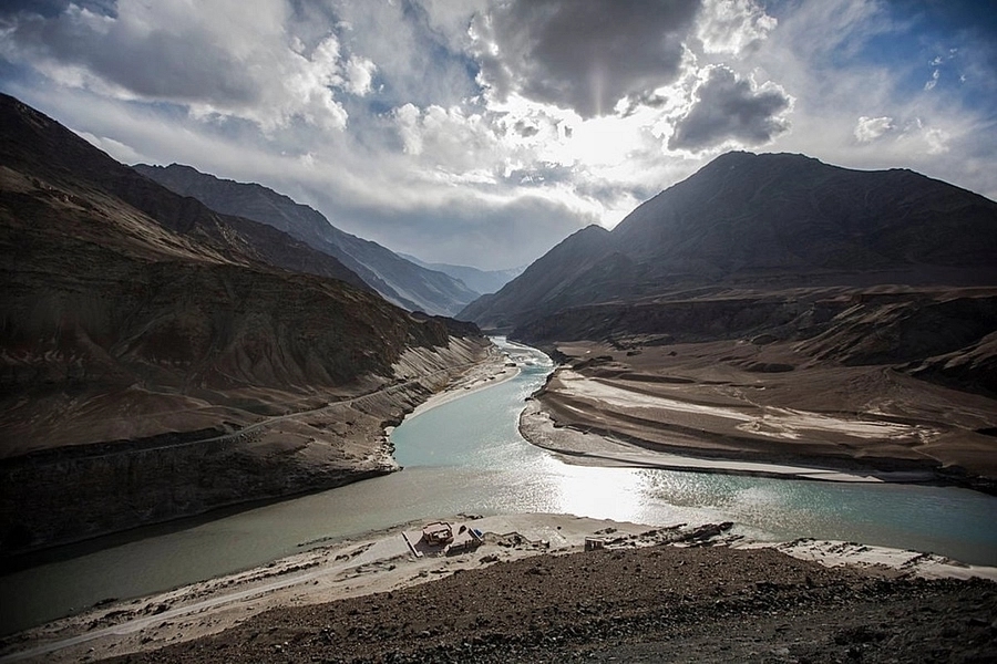 India Pauses Indus Waters Treaty: A Strategic Signal Amid Terror Tensions - News Karnataka