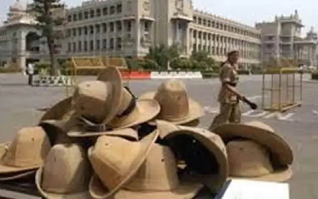 Karnataka Police to Discuss Changing Constables' Headgear - News Karnataka