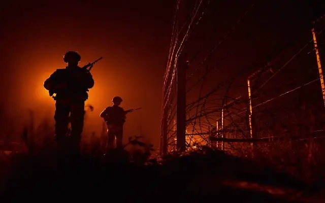 Tensions Soar: Pakistan Breaches LoC Ceasefire Amid Kashmir Crisis - News Karnataka