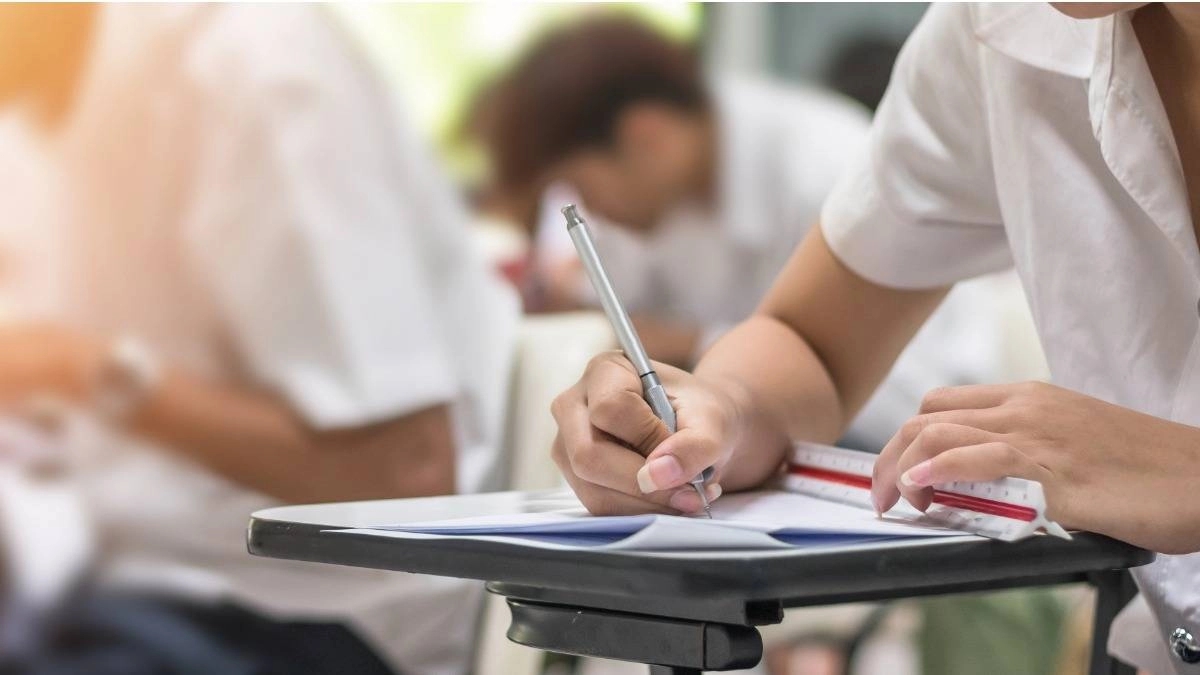 Low turnout marks start of second II PU exam; only 80% students appear - News Karnataka