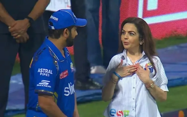 Mumbai Indians Dominate KKR; Nita Ambani, Rohit Sharma in Deep Conversation - News Karnataka