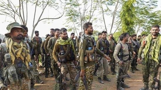 Naxal operatives held, explosives recovered in coordinated Chhattisgarh crackdown - News Karnataka