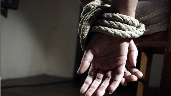 Man kidnaps 8-year-old to sell for ₹50,000, rescued by police - News Karnataka