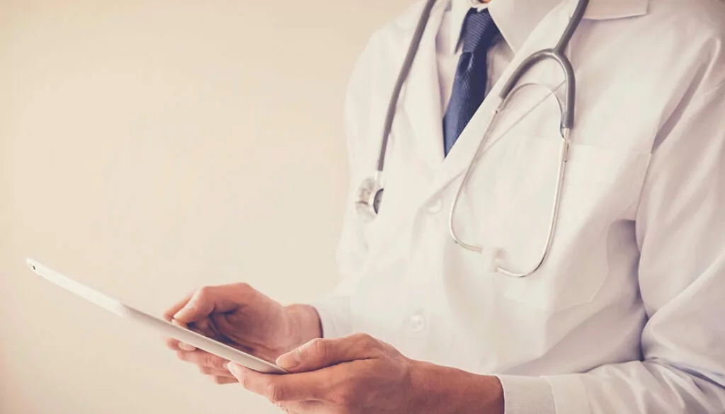 Reddit post by 33-year-old doctor sparks debate on medical careers in India - News Karnataka