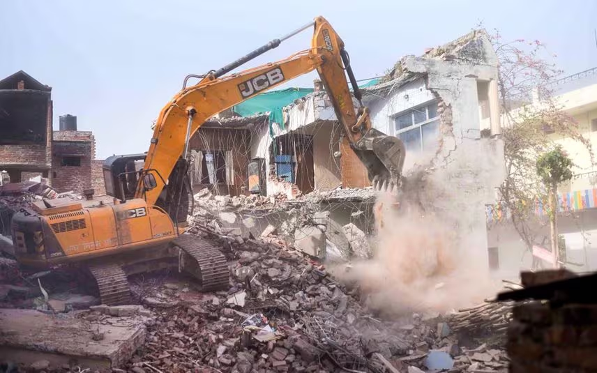 SC slams ‘bulldozer justice,' orders ₹10 lakh compensation for illegal demolitions - News Karnataka
