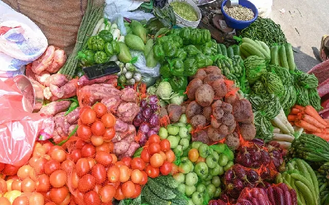 Bengaluru to Host First Farmer-Run Market Amid Plunge in Veg Prices - News Karnataka
