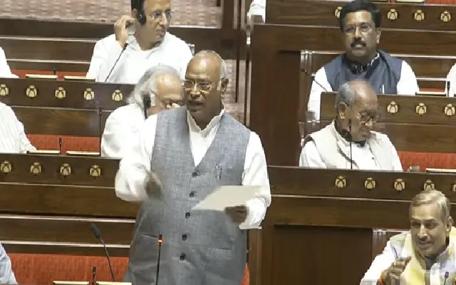 Lok Sabha Clears Waqf Amendment Bill Amid Stormy Debate: Rajya Sabha Showdown Awaits - News Karnataka