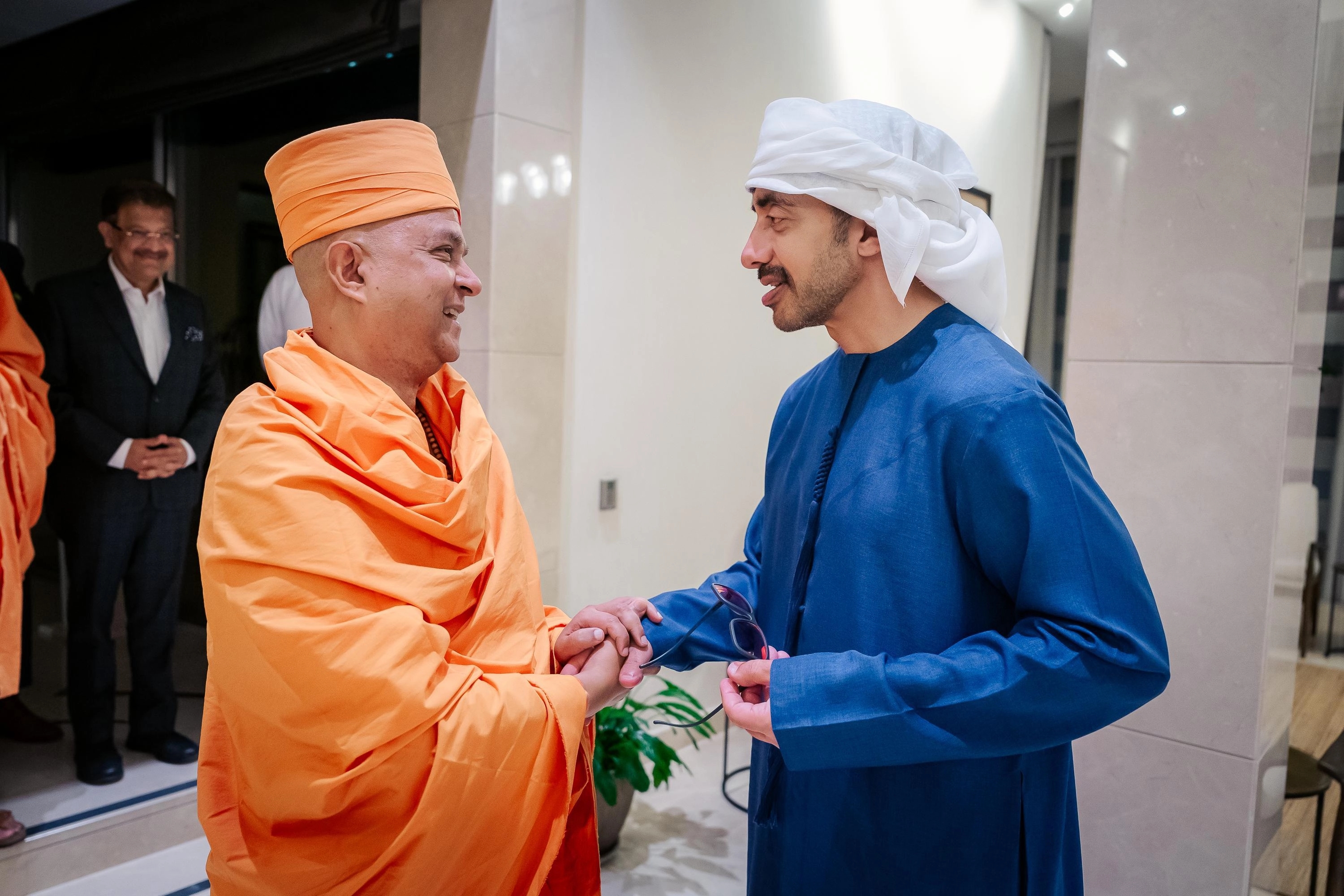 UAE Foreign Minister meets BAPS Mandir head, reaffirms message of harmony - News Karnataka