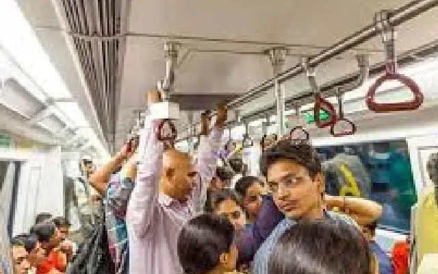 Social Norms Pressuring Men to Give Up Seats for Women in Metro - News Karnataka