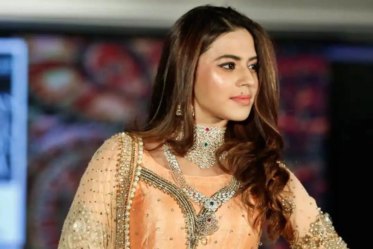 Actress in custody for gold smuggling, dri seeks permission to question her - News Karnataka
