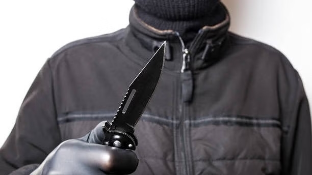 Auto thieves attack two men in Bengaluru, rob them at knifepoint - News Karnataka