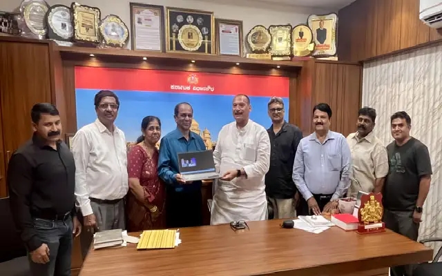 Konkani Devotional Song ‘Serva Ami Sangi Mellya’ Released at MCC Mangaluru - News Karnataka