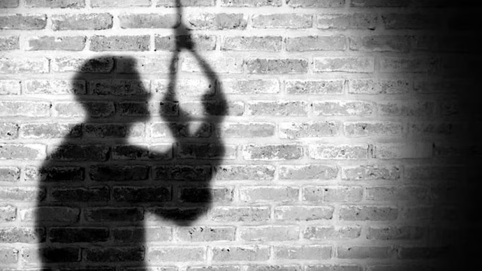 Young petrol pump worker ends life in Chikkaballapur - News Karnataka