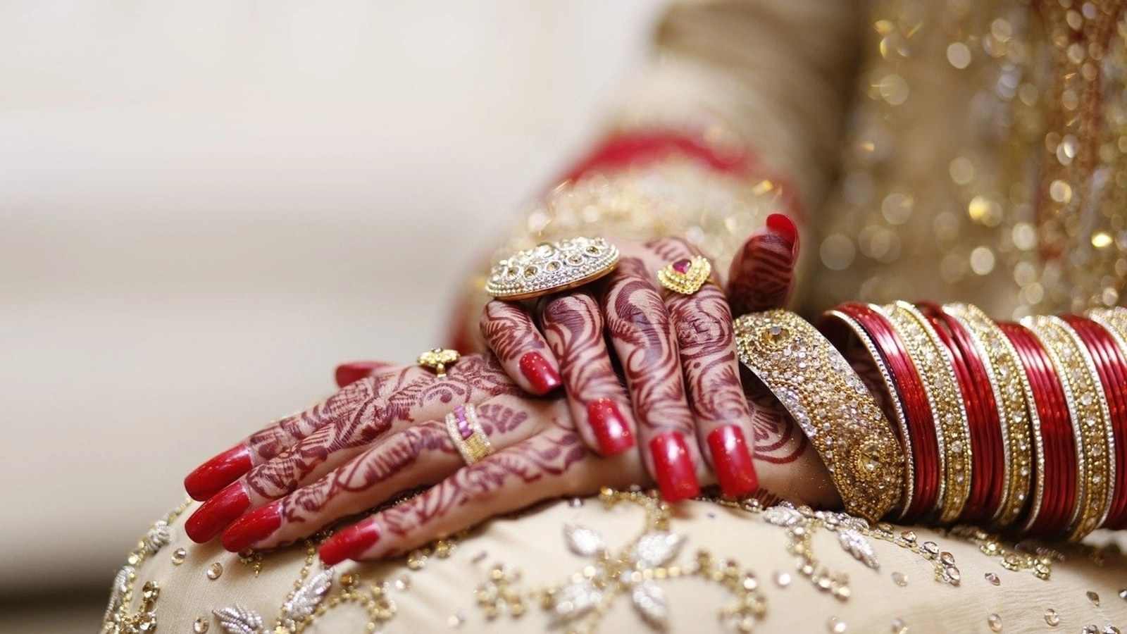 British Guest Blown Away by First Indian Wedding: “17,000 Poppadoms and Pure Joy - News Karnataka