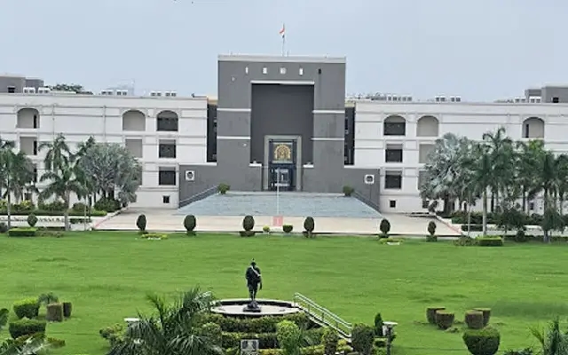 Centre Transfers 7 High Court Judges, Appoints 7 New Judges to Gujarat HC - News Karnataka