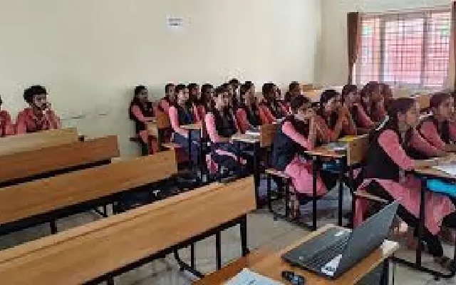 Commerce Association Hosts Interactive Session on Life Insurance for I BCom Students - News Karnataka