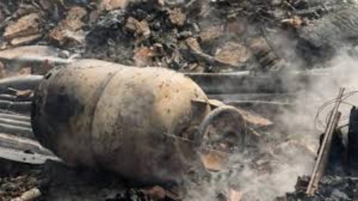 Gas cylinder blast injures two and destroys home - News Karnataka
