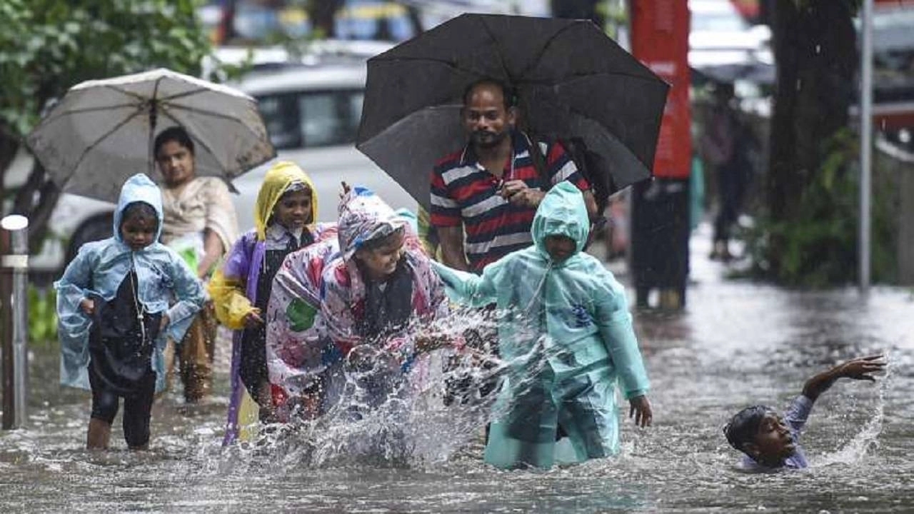 Heavy rains force two-day closure of schools and colleges in Dakshina Kannada - News Karnataka