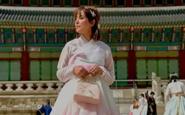 Hina Khan Shines in Korea as Tourism Ambassador, Embraces Culture and Charm - News Karnataka