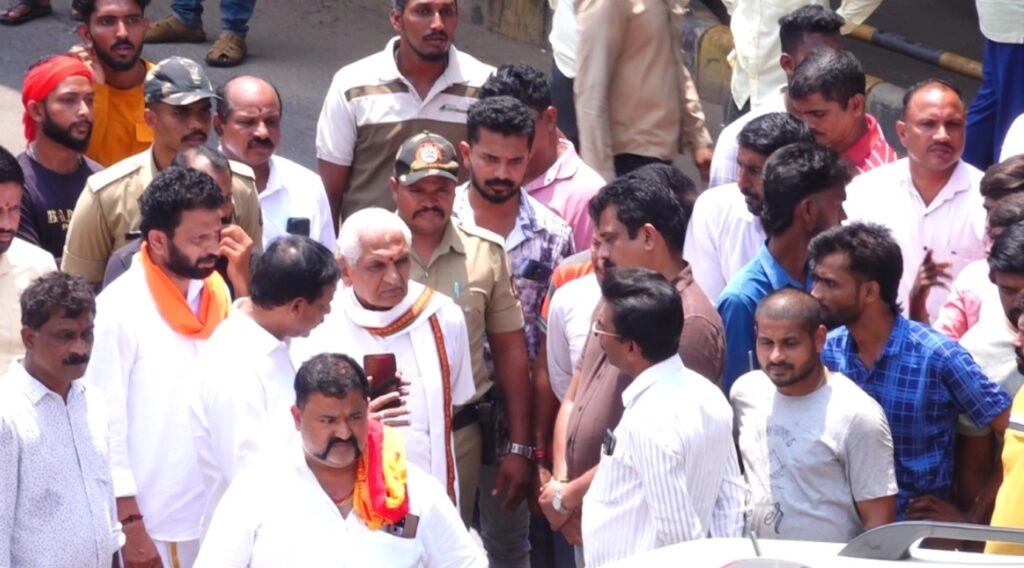 Thousands attend funeral of slain Hindu activist Suhas Shetty in Bantwal - News Karnataka
