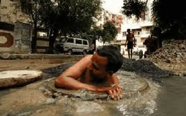 Karnataka Plans ₹1,000-Crore Rehabilitation Push to Uplift Manual Scavengers by 2026 - News Karnataka