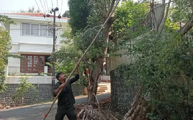 MESCOM Deploys 489 Personnel Across Four Districts to Tackle Power Disruptions - News Karnataka