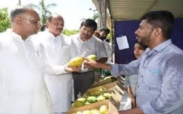 Mango Mania Sweeps Mangaluru: Farm‑Fresh Fiesta at Kadri Park - News Karnataka