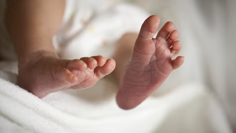 Newborn with birth defect left in auto, rescued and reunited after police probe - News Karnataka