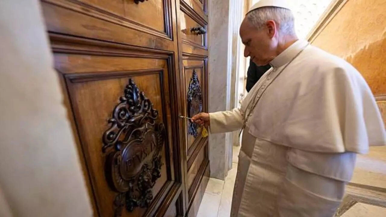Pope Leo XIV to move into historic papal apartment, marking a return to tradition - News Karnataka