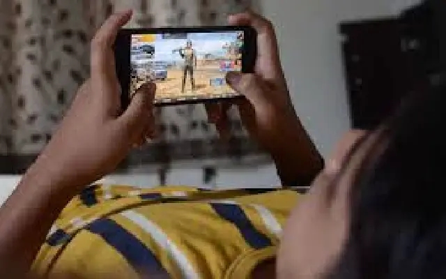 Sri Sri Ravi Shankar Warns Against Screen Overload in Kids - News Karnataka
