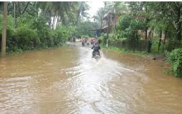 Torrential Rains Batter Dakshina Kannada, Udupi Faces Milder Blow - News Karnataka