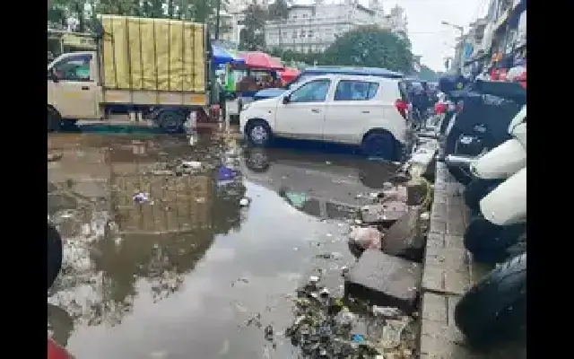 Traders Exit SP Road as Civic Woes Mount: Call for Drainage Fix - News Karnataka