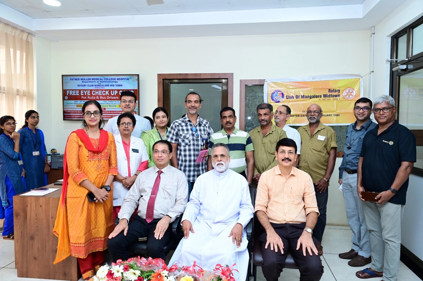Rotary-Rickshaw eye camp aids transport workers in vision care - News Karnataka