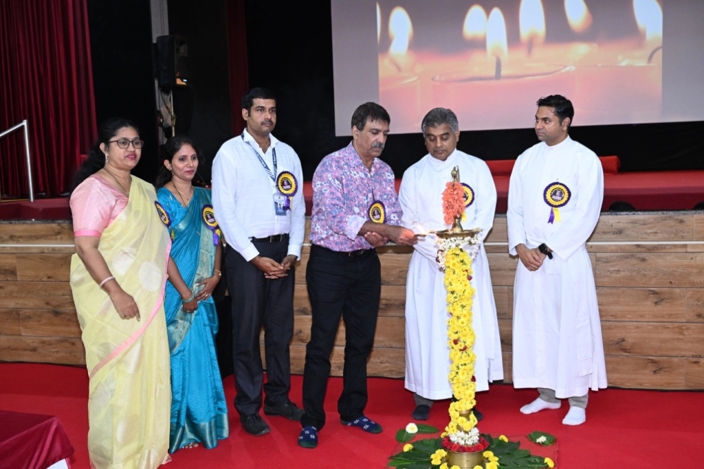 Learn, Grow, Achieve: St Aloysius PU College welcomes the New Batch of Students - News Karnataka