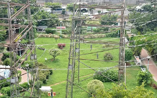 7,000 Buildings Risk Lives Under High-Tension Wires - News Karnataka